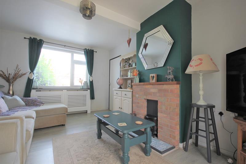 43 Duke Of Edinburgh Way, Malvern... 2 bed end of terrace house for