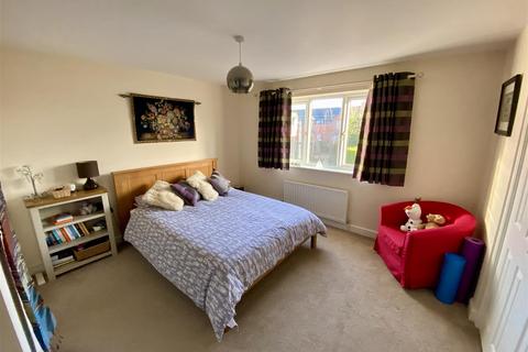 4 bedroom detached house for sale, Newport Road, Hinstock