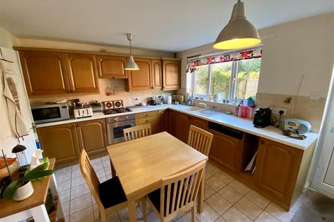 4 bedroom detached house for sale, Newport Road, Hinstock