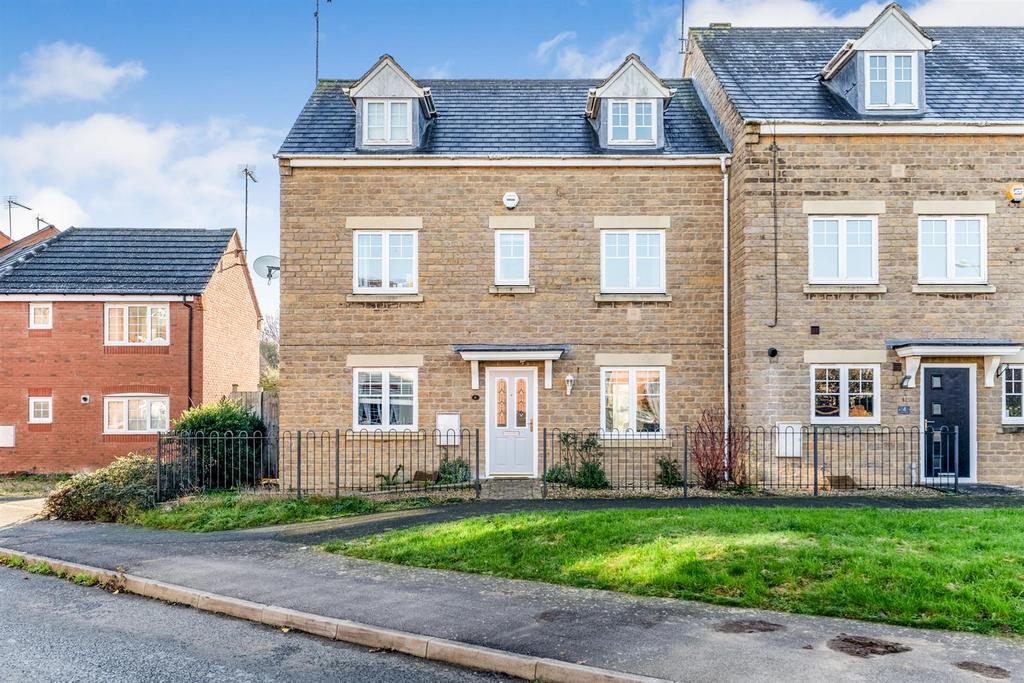Booth Road, Banbury 4 bed semidetached house for sale £399,950