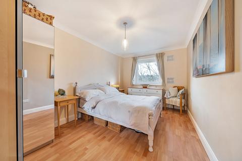 2 bedroom flat for sale, Amethyst Court, Farnborough Hill, Orpington, BR6