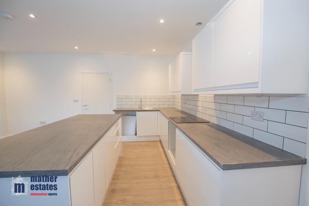 Gun Road Gardens, Knebworth 2 bed detached bungalow for sale £525,000