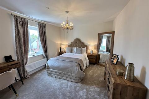 5 bedroom end of terrace house for sale, Manor Gardens, Wrexham Road, Wrexham LL14