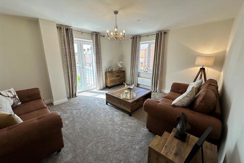 5 bedroom end of terrace house for sale, Manor Gardens, Wrexham Road, Wrexham LL14