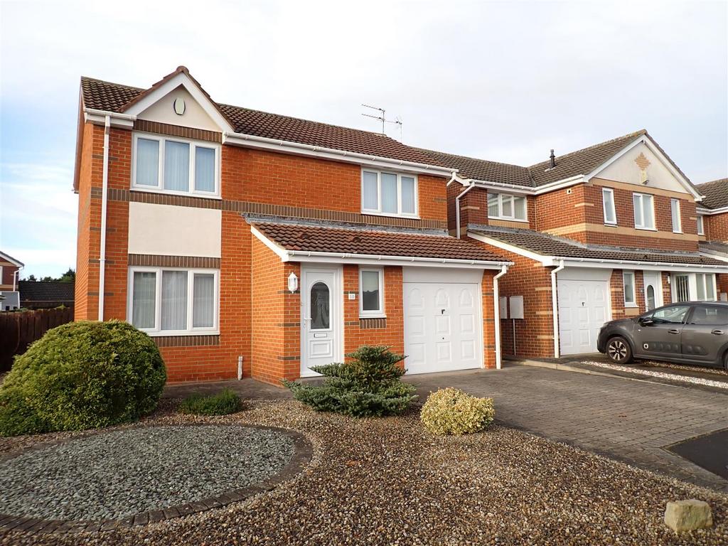 Lavender Court, Fallowfield, Ashington 3 bed detached house £800 pcm