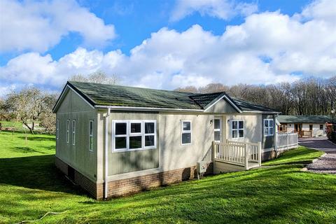 2 bedroom park home for sale, FULLY RESIDENTIAL PARK HOME - Club Cottage, Burnham Green Road, Nr Welwyn