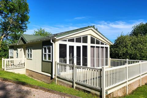 2 bedroom park home for sale, FULLY RESIDENTIAL PARK HOME - Club Cottage, Burnham Green Road, Nr Welwyn