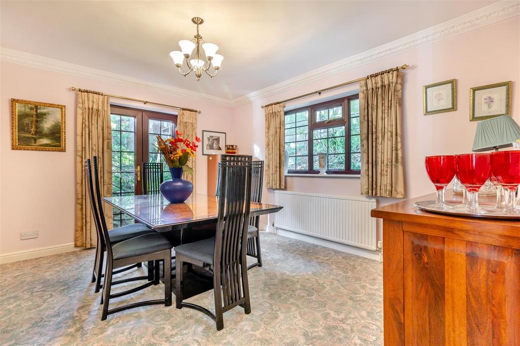 8571924-interior16.jpg