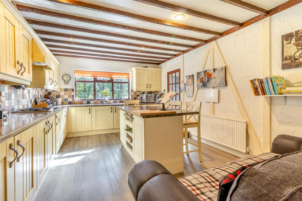 8571924-interior19.jpg