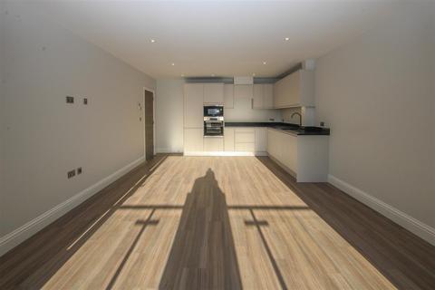 2 bedroom apartment for sale, St. Marys Lane, Upminster