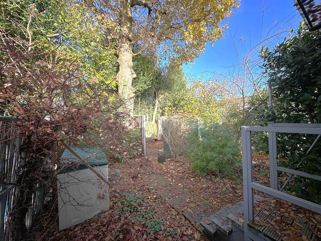 Mytchett Road, Mytchett, Camberley 2 bed park home for sale £115,000