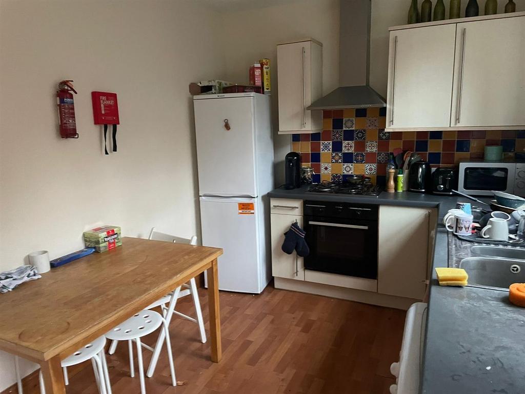 Granville Road North, Jesmond 5 bed apartment £2,802 pcm (£647 pw)