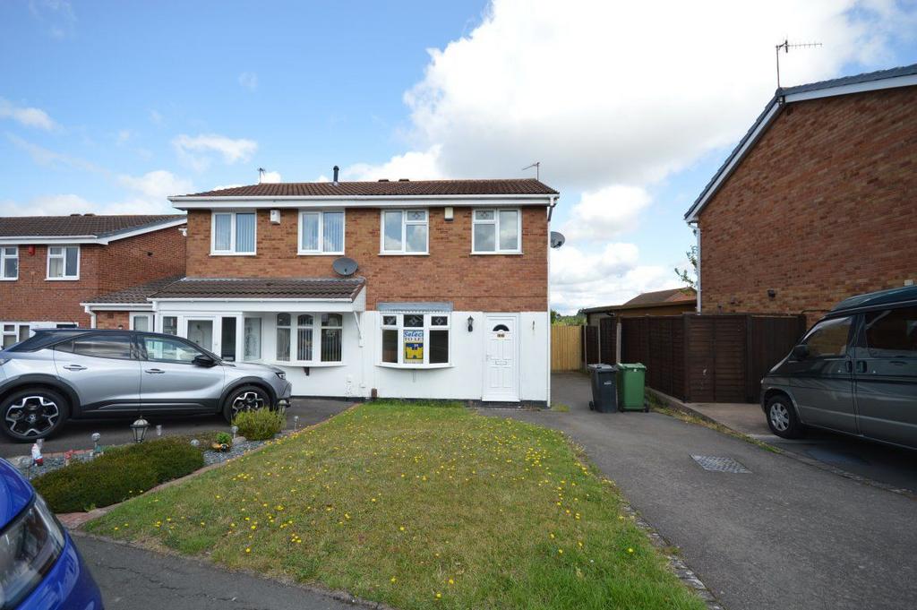 Brompton Drive, Brierley Hill 2 bed semidetached house £850 pcm (£