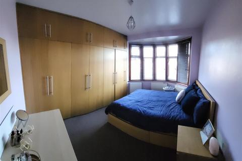 28 Thornhill Avenue, London, SE18 2HS