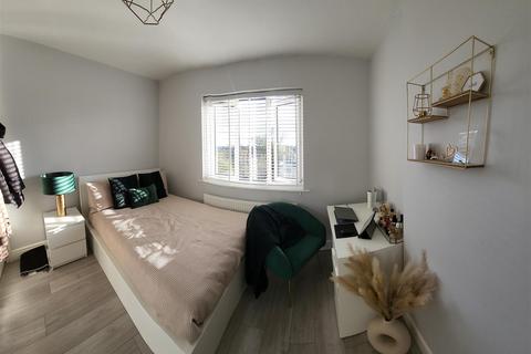 28 Thornhill Avenue, London, SE18 2HS