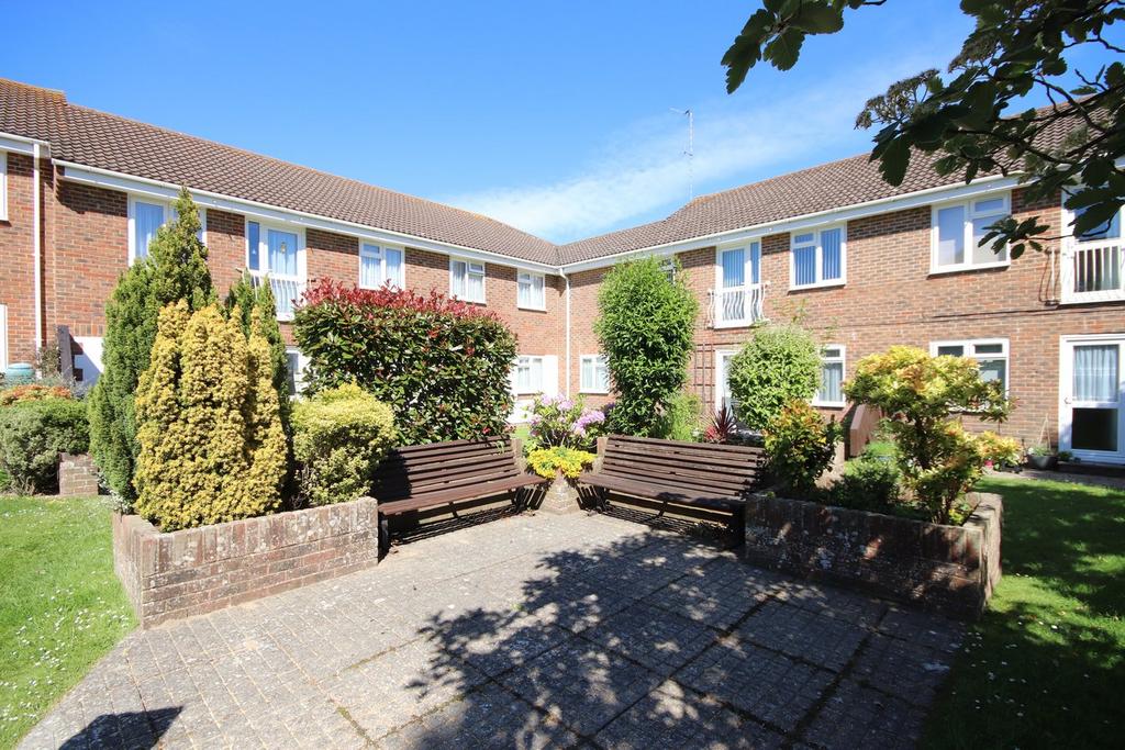 Osbern Close, Cooden, Bexhill on Sea... 2 bed flat for sale £178,000