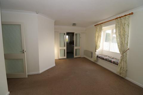 2 bedroom flat for sale, Osbern Close, Cooden, Bexhill on Sea, TN39