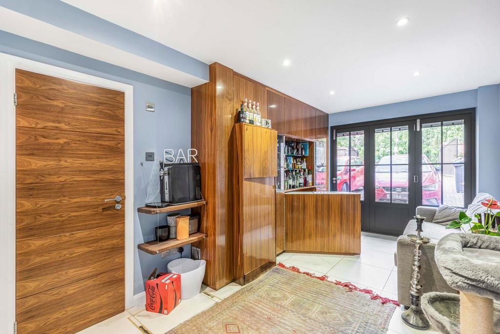 131 Cottenham Park Road-5.jpg