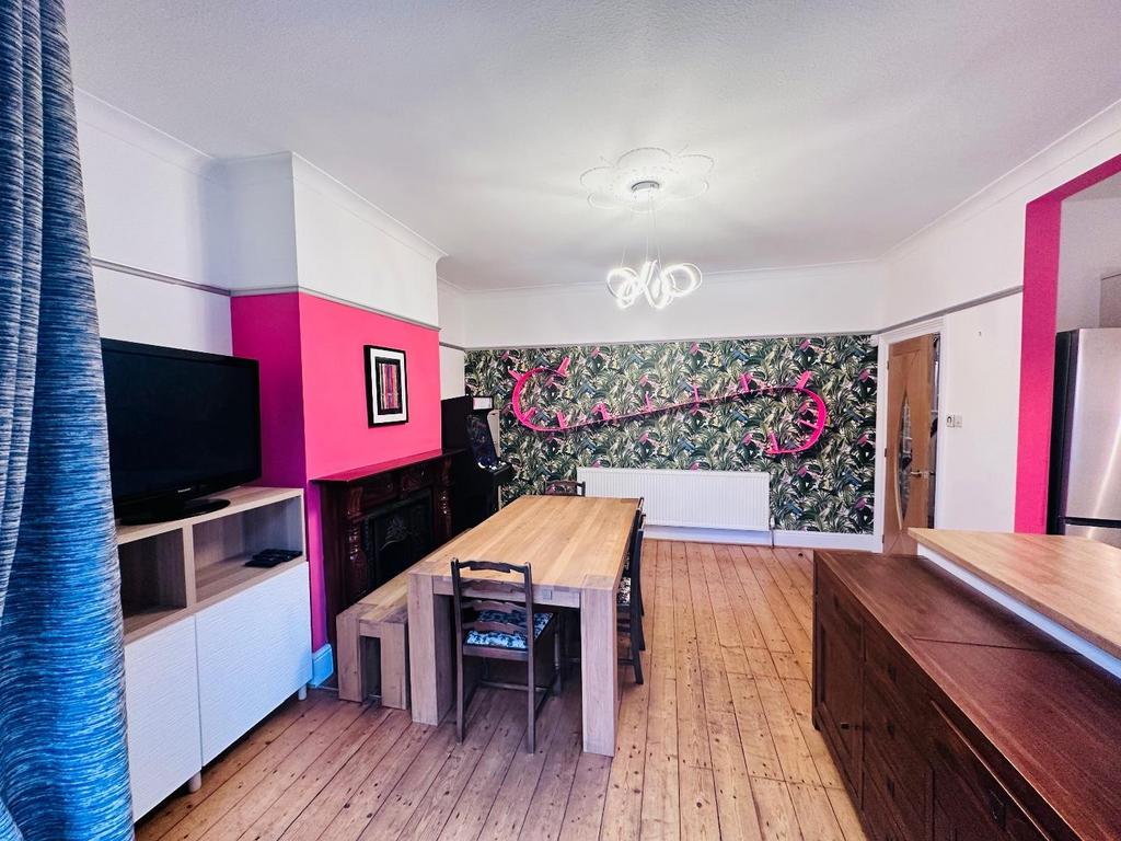 Breakfast dining kitchen