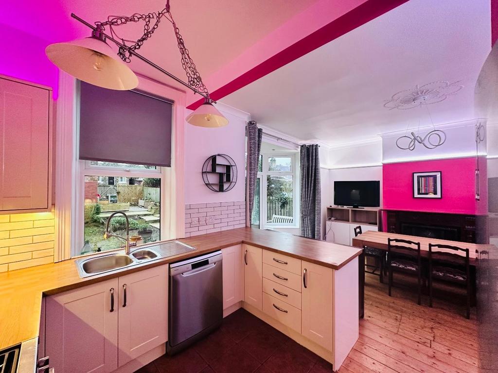 Breakfast dining kitchen