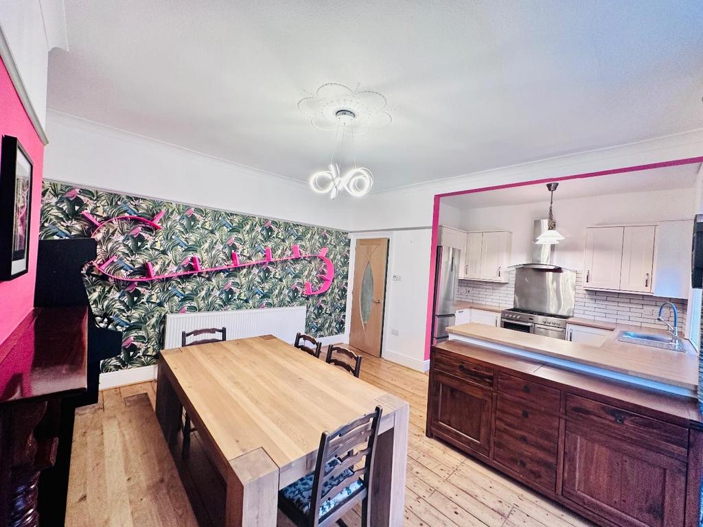 Breakfast dining kitchen
