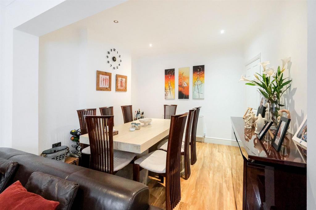 Chingford Avenue, Chingford 3 bed detached bungalow for sale £700,000