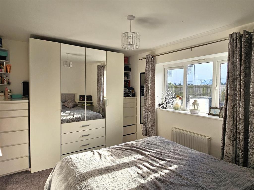 Bedroom (1).jpg