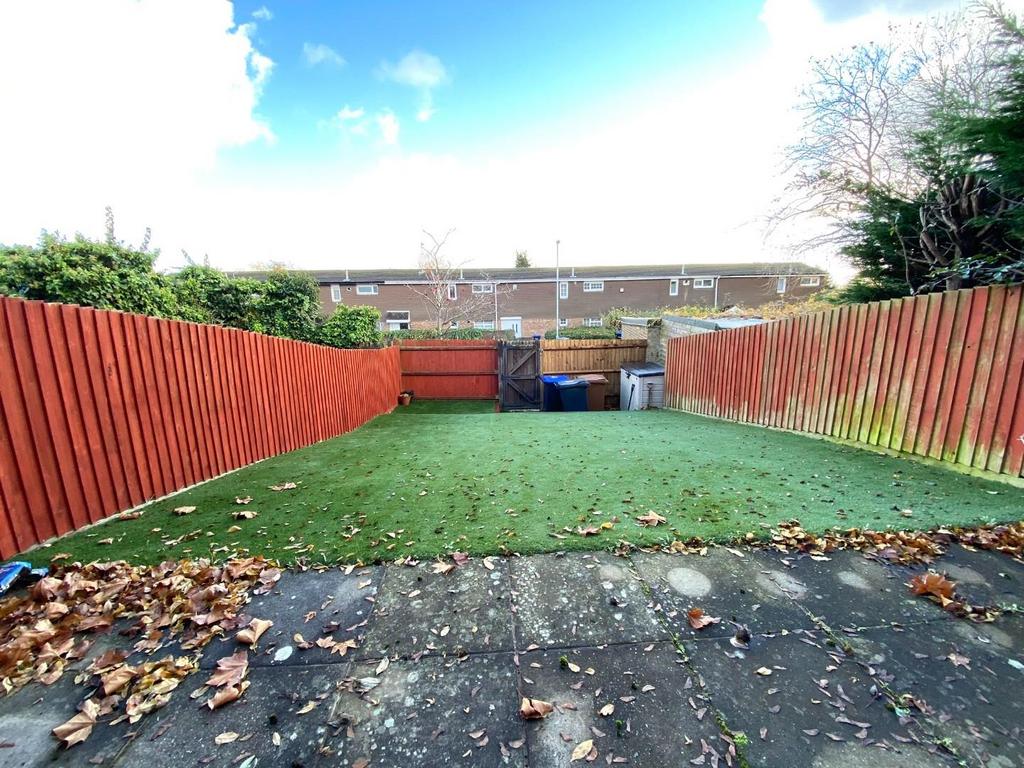 Flaxwell Court, Standens Barn, Northampton NN3 3 bed terraced house for