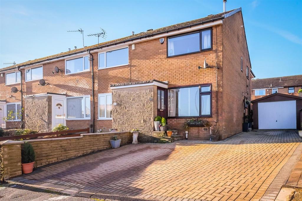 Belgrave Park, Claremount, Halifax 3 bed end of terrace house for sale