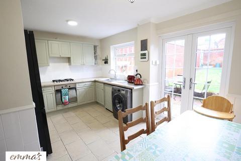 2 bedroom end of terrace house for sale - Brownsover Close, Birmingham B36