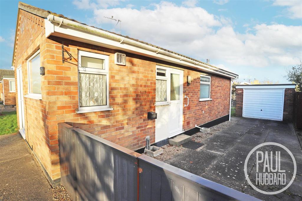 Highland Way, Oulton Broad, NR33 2 bed detached bungalow for sale £250,000