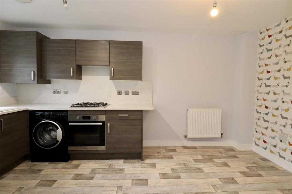 Oak Road, Market Weighton 3 bed semidetached house £850 pcm (£196 pw)