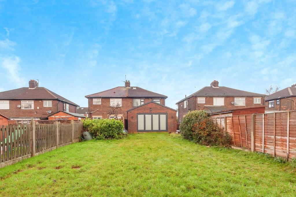 Chatsworth Road, Pudsey 3 bed semidetached house for sale £325,000