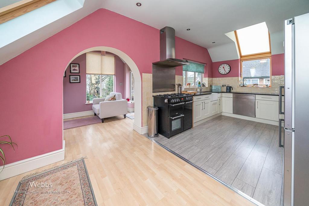 Station Road, Hednesford, Cannock WS12 3 bed detached house for sale