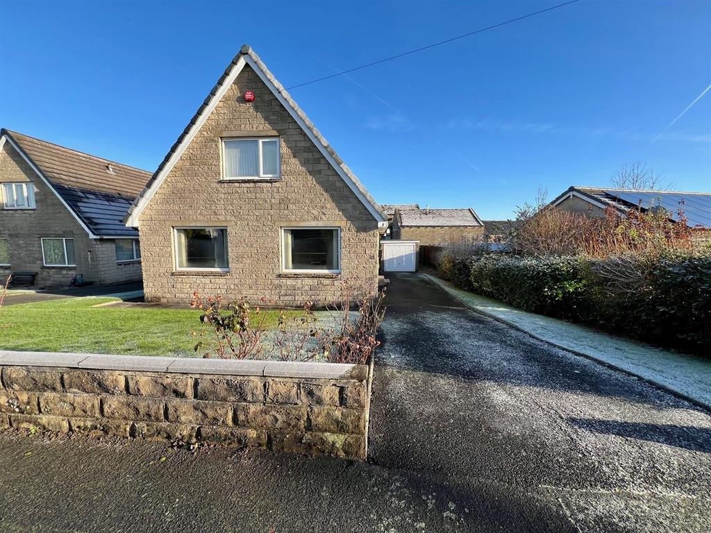 West Moor View, Honley, Holmfirth 3 bed detached house for sale £315,000