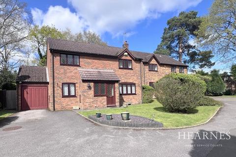 4 bedroom detached house for sale, Clifton Gardens, Ferndown, BH22