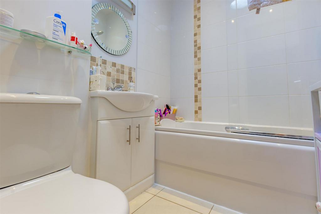 Bathroom (2)-HDR copy.jpg