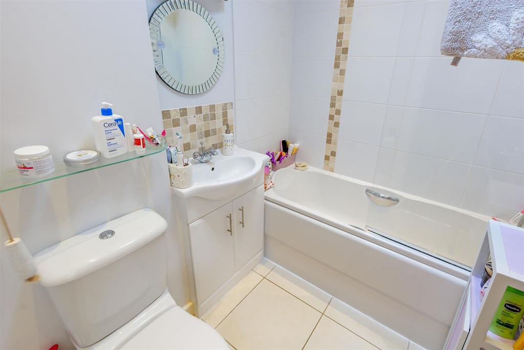 Bathroom (5)-HDR copy.jpg