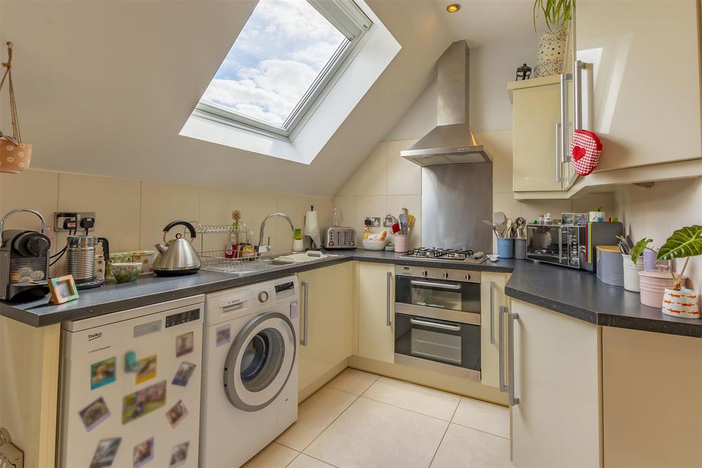 Kitchen (2)-HDR copy.jpg