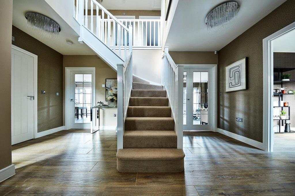 Large and inviting hallway