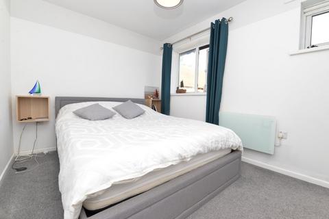 22 Bankview, Lymington, SO41 8YG