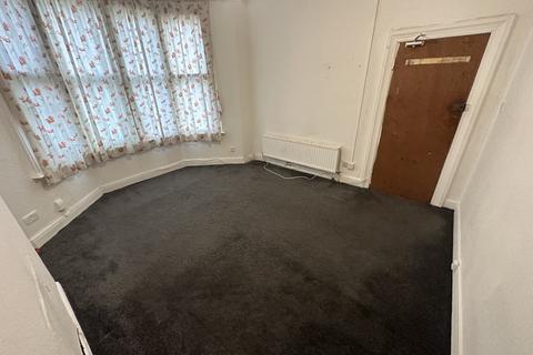 6 bedroom terraced house to rent, Pen Y Wain Road, Roath, Cardiff