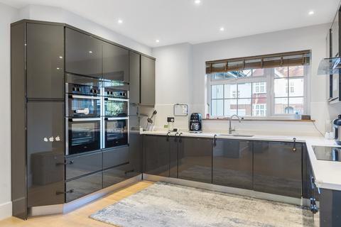 4 Stuart Avenue, London, W5 3QJ