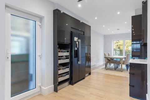 4 Stuart Avenue, London, W5 3QJ