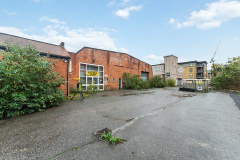 Industrial unit to rent - Mayday Road, Croydon CR7, 20-24 Mayday Road, Thornton Heath, CR7 7HL