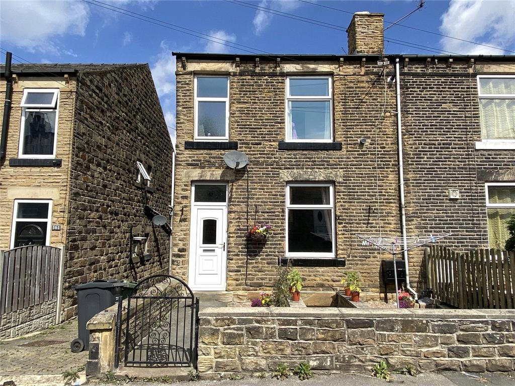 Commonside, Batley, WF17 1 bed terraced house for sale £90,000