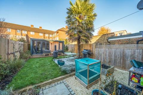 8 Sidney Road, Beckenham, BR3 4QA