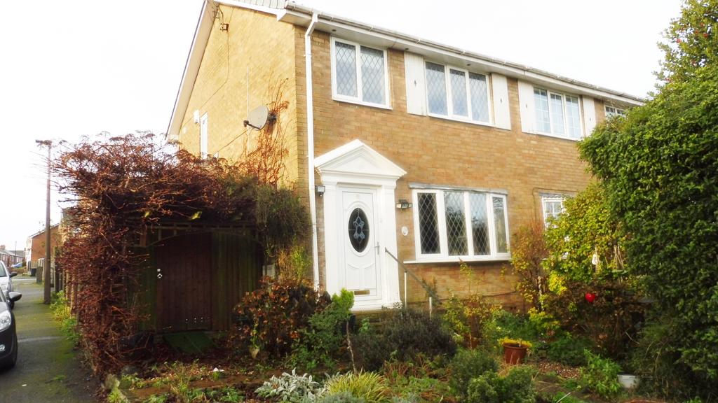 Coronation Street, Barnsley S71 3 bed semidetached house for sale £