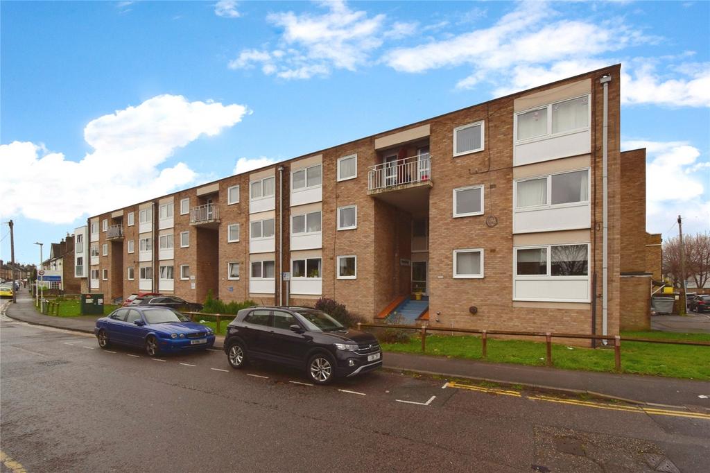 Mildmay Road, Chelmsford, Essex, CM2 1 bed apartment to rent £950 pcm