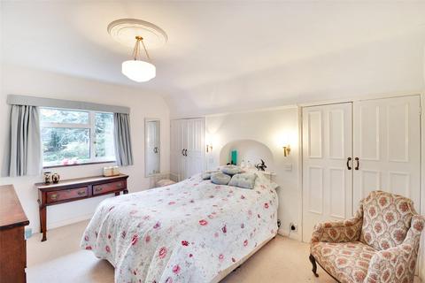 36 Brenchley Avenue, Gravesend, DA11 7RQ
